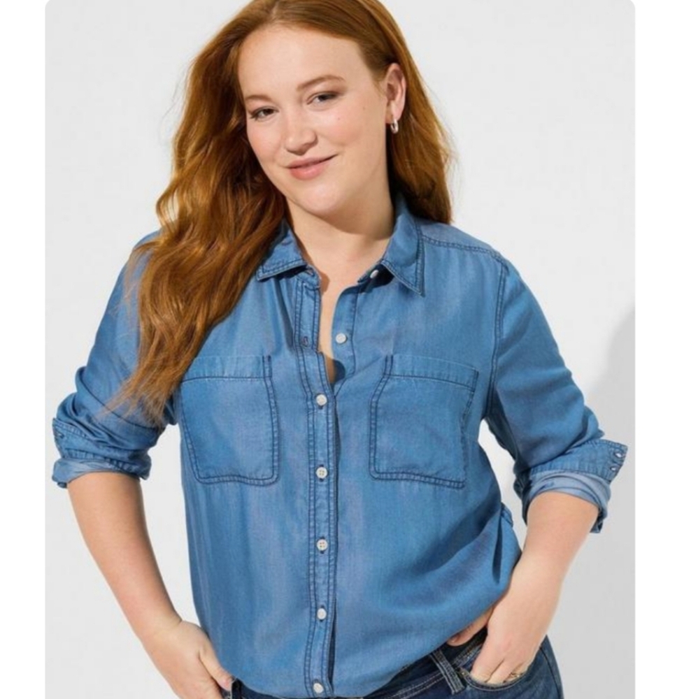 Chambray two pocket button shirt